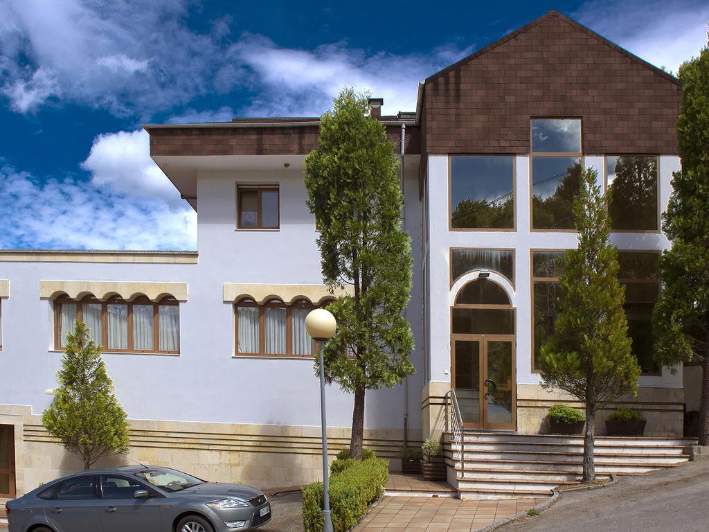 Hotel Penagrande Cangas De Narcea Bagian luar foto