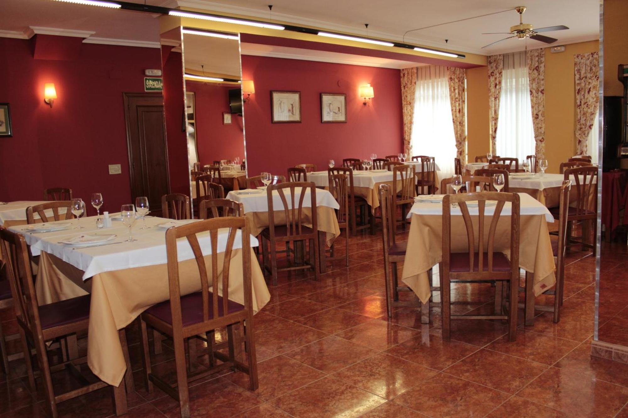 Hotel Penagrande Cangas De Narcea Bagian luar foto