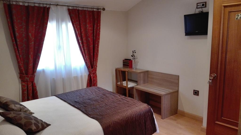 Hotel Penagrande Cangas De Narcea Bagian luar foto