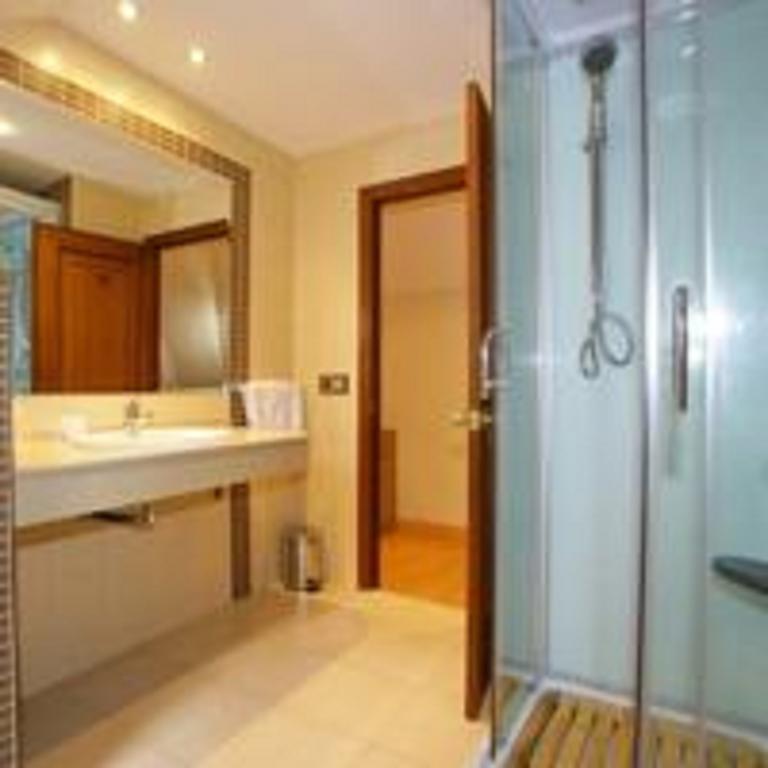 Hotel Penagrande Cangas De Narcea Bagian luar foto