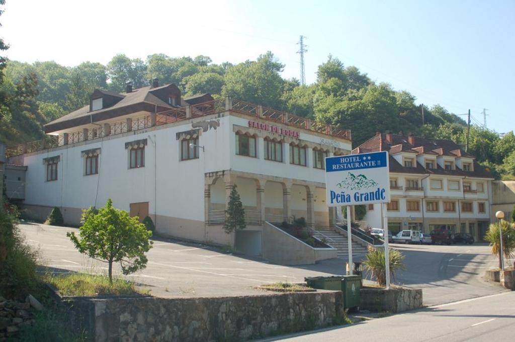 Hotel Penagrande Cangas De Narcea Bagian luar foto