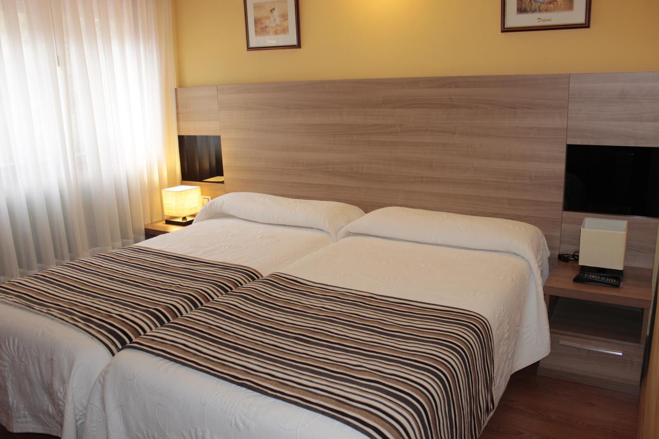 Hotel Penagrande Cangas De Narcea Bagian luar foto
