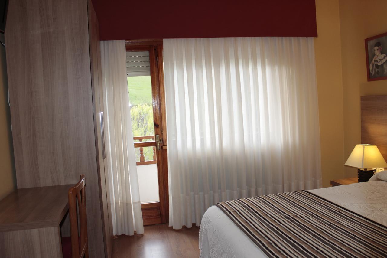 Hotel Penagrande Cangas De Narcea Bagian luar foto