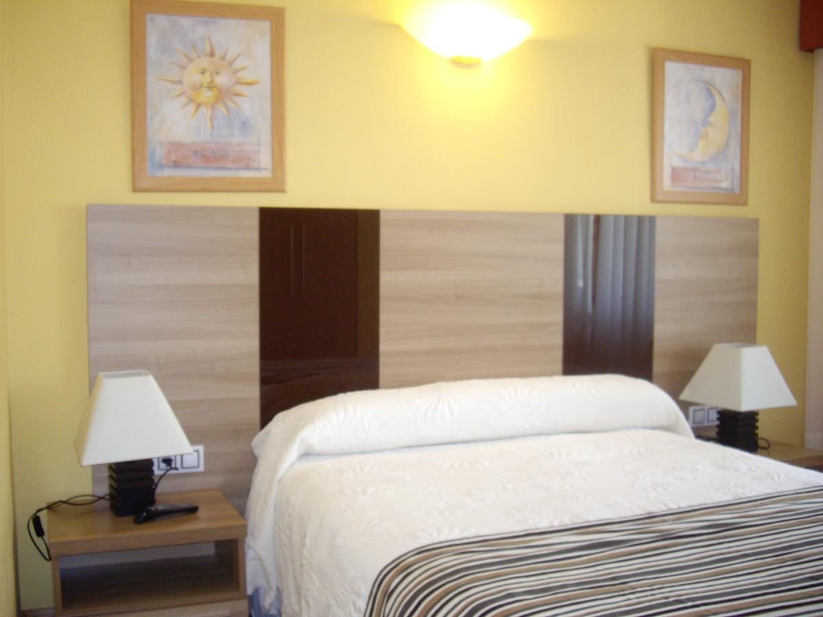 Hotel Penagrande Cangas De Narcea Bagian luar foto