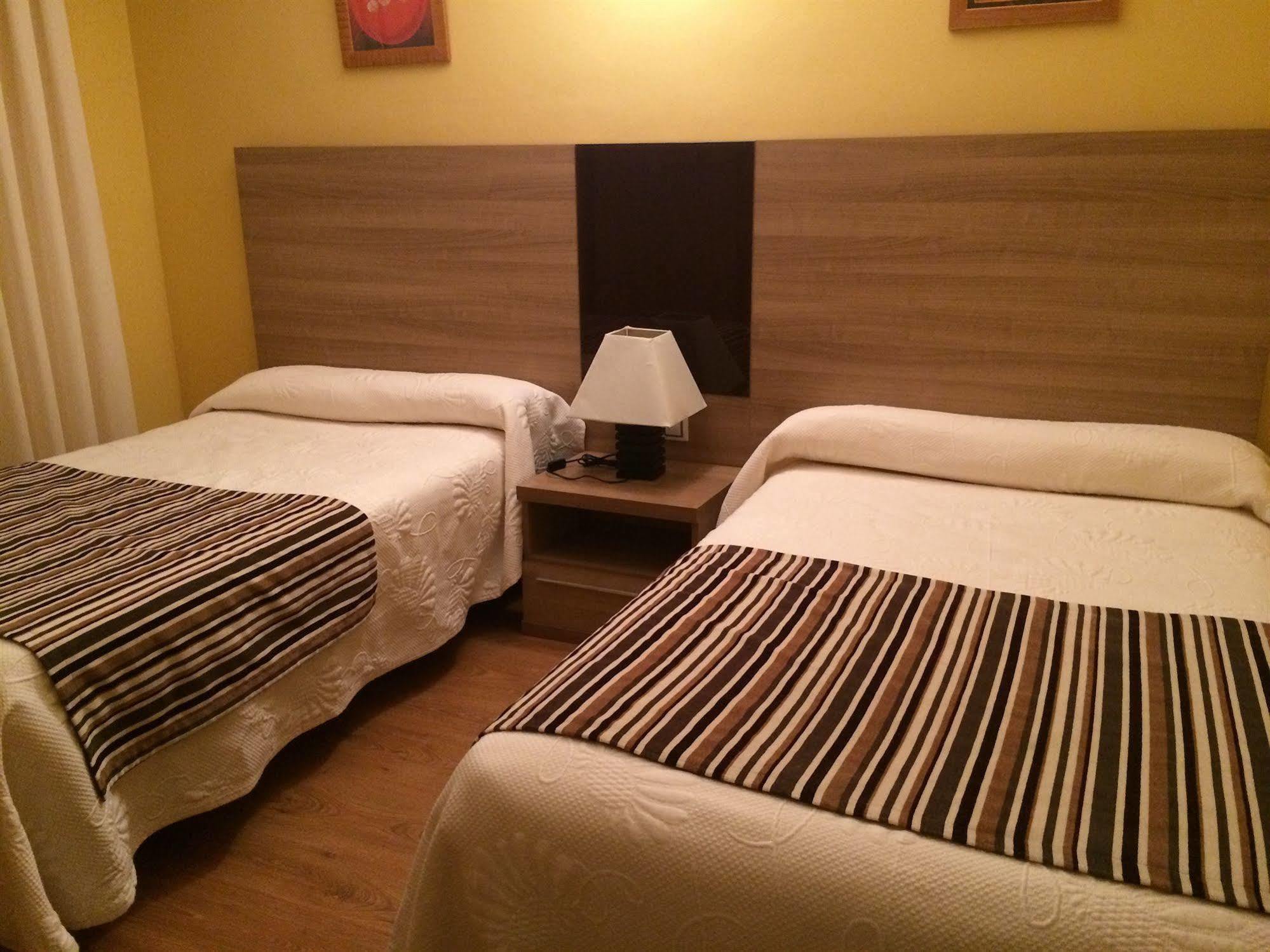 Hotel Penagrande Cangas De Narcea Bagian luar foto