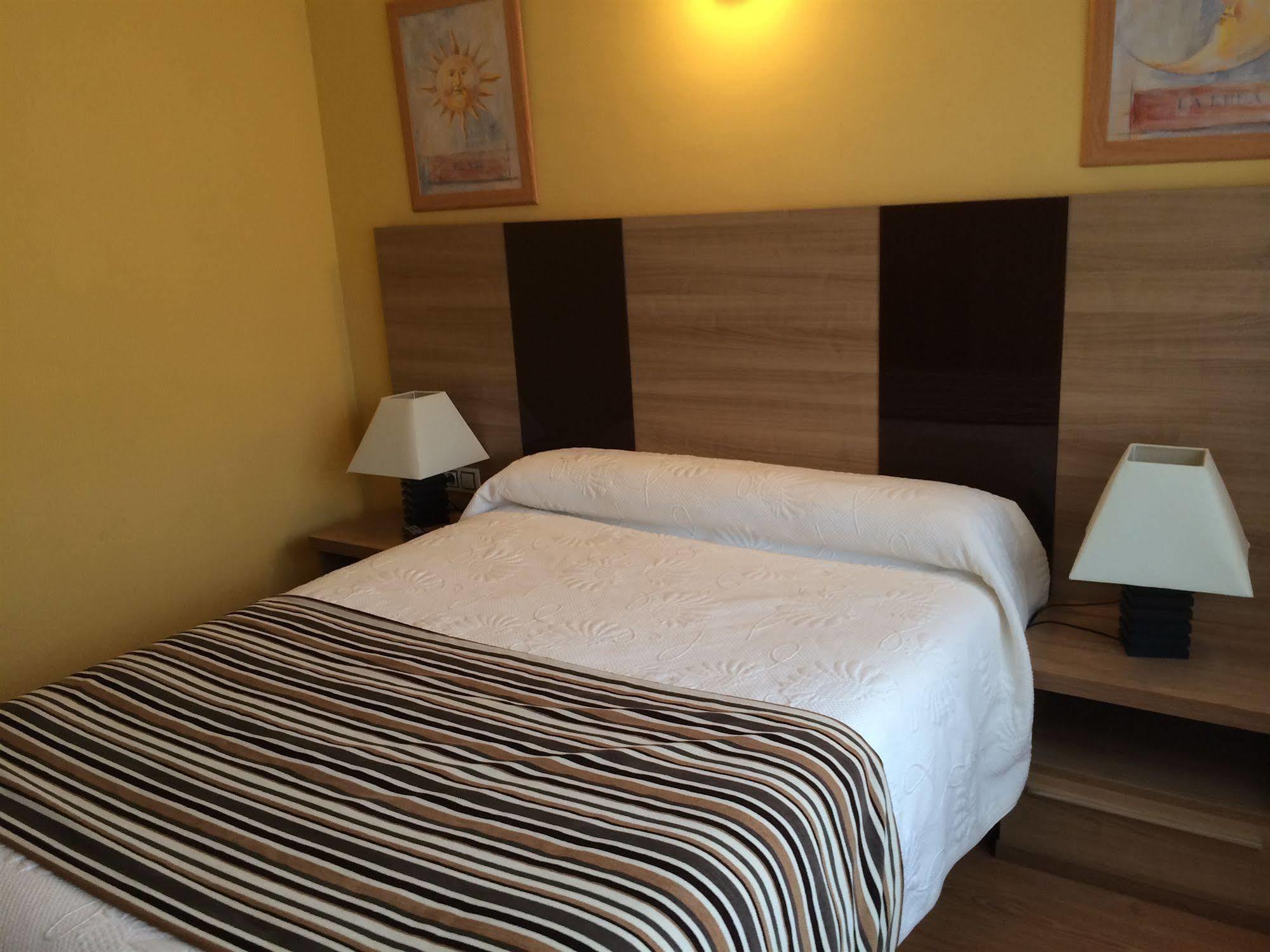Hotel Penagrande Cangas De Narcea Bagian luar foto
