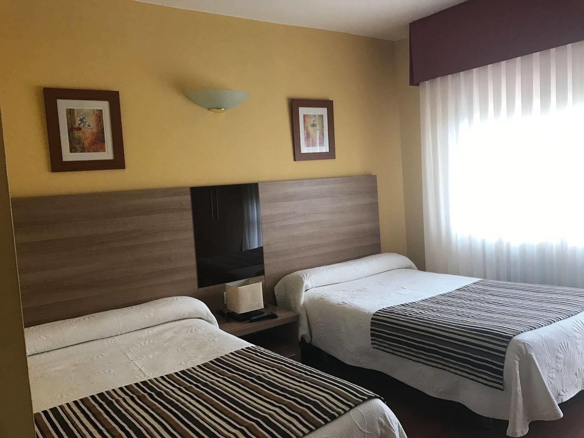 Hotel Penagrande Cangas De Narcea Bagian luar foto