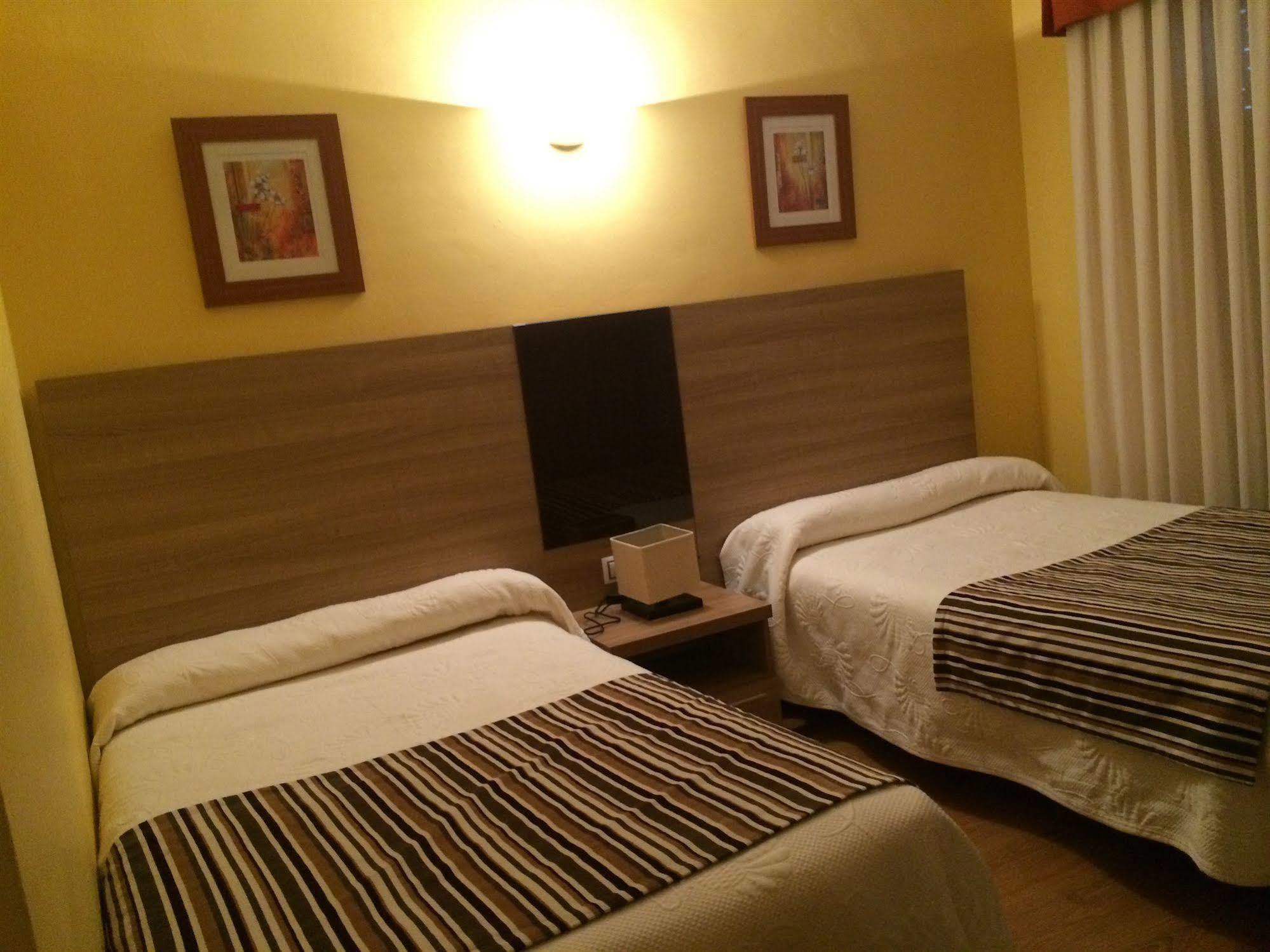 Hotel Penagrande Cangas De Narcea Bagian luar foto