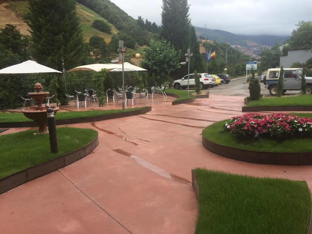 Hotel Penagrande Cangas De Narcea Bagian luar foto